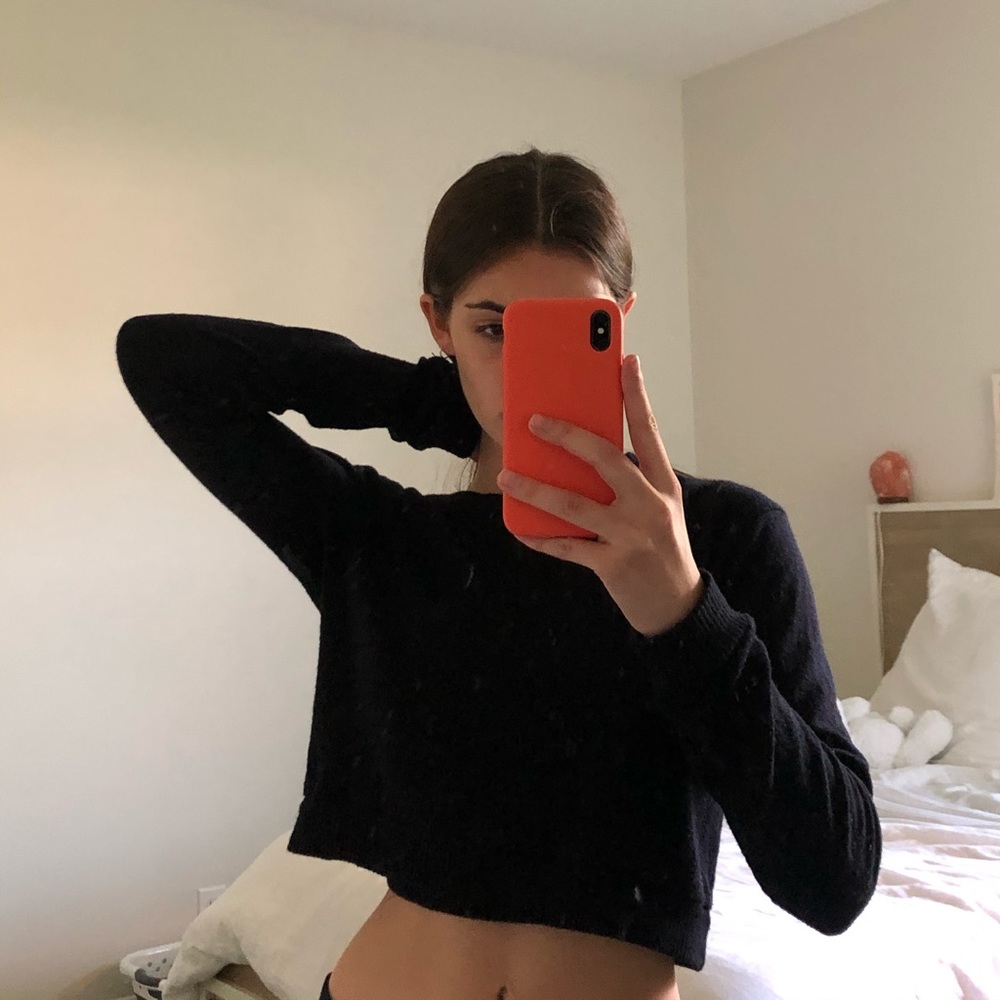 Brandy Melville cropped sweater